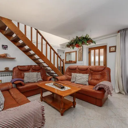 Casa Astrid By The Sea In بيت للعطل