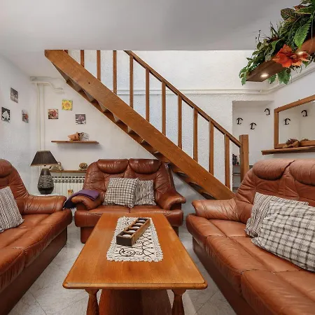 Casa Astrid By The Sea In Пореч