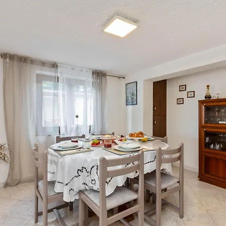 Casa Astrid By The Sea In Poreč