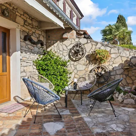 Casa Astrid By The Sea In Feriehus