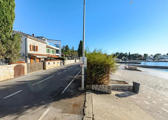 펜션 Casa Astrid By The Sea In 포레치